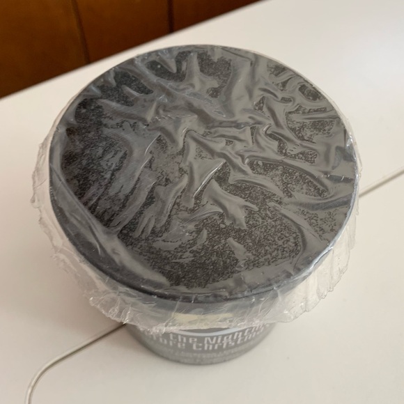 NEW "Twas the Nightmare Before Christmas" Scented
Candle With Crystal Accents - Picture 4 of 10